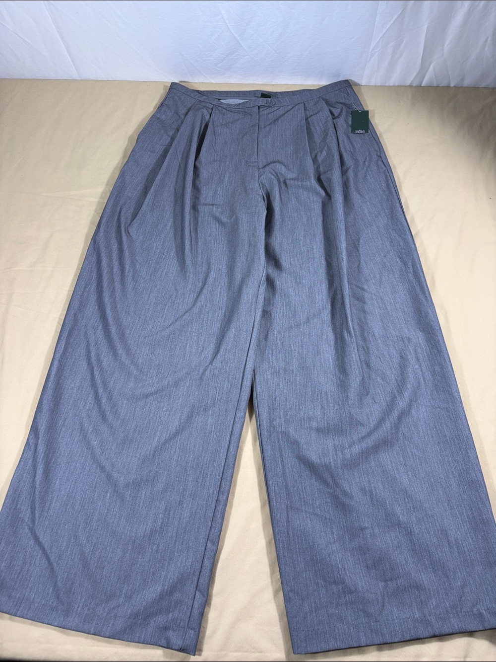 Heather Grey High Waisted Wide Leg Pleated Dress Trousers Size Large NWT